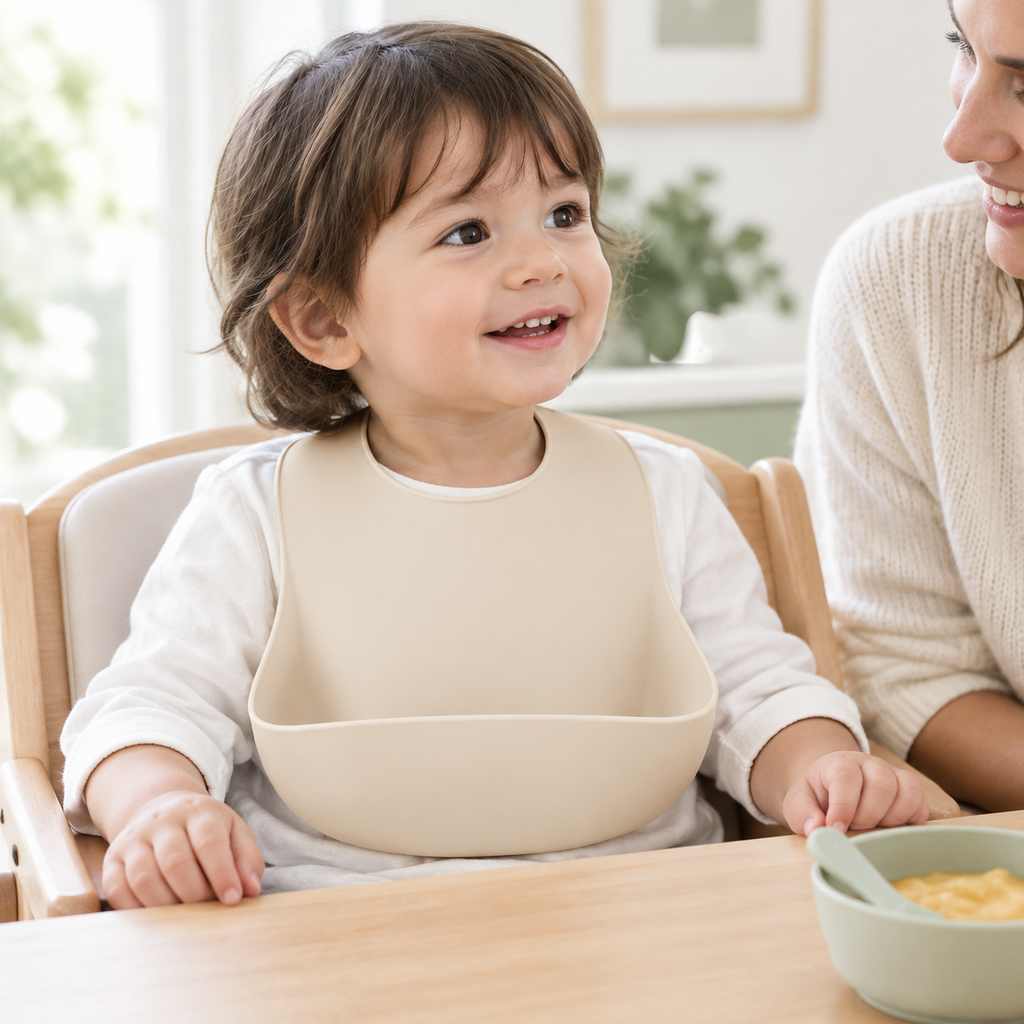 Food-Grade Silicone Baby Bib - Family mealtime
